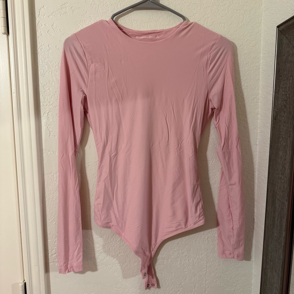 set of 3 Abercrombie long sleeve body suits - Picture 3 of 4